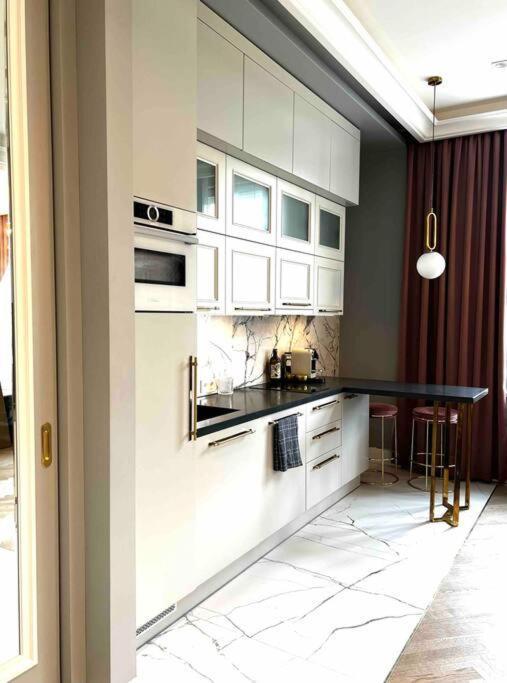 Studio Apartment In The Center Of Рига Экстерьер фото