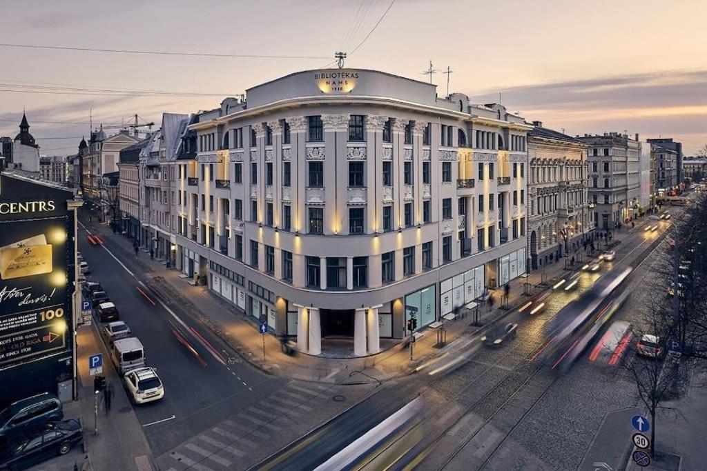 Studio Apartment In The Center Of Рига Экстерьер фото